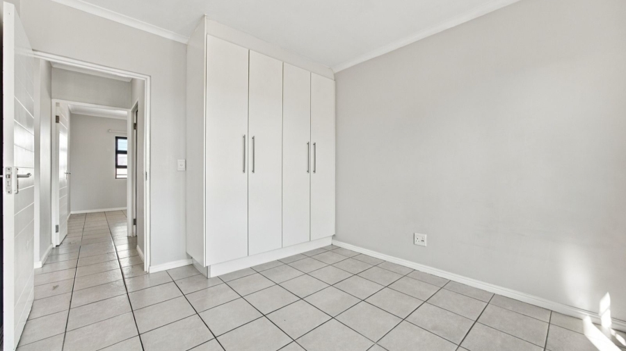 To Let 2 Bedroom Property for Rent in Lemoenkloof Western Cape
